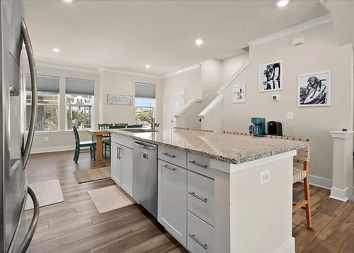 Spacious Retreat Pool Dogs Welcome Holiday home Ocean City